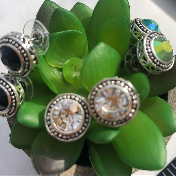 Beautiful set of 3 earrings ✨ Timeless and Classic Feel ✨ - Picture 3 of 15